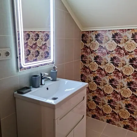 Zelena Saduba Nevitskoye (Transcarpathia)